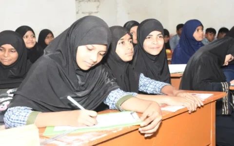 04_Arabic School Established_1982.JPG